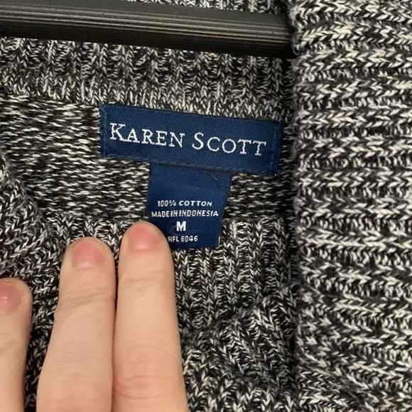 Black and White Turtleneck Sweater - Picture 3 of 4